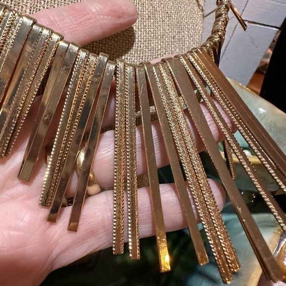 Guess Gold Tone Spike Statement Necklace - Picture 2 of 4